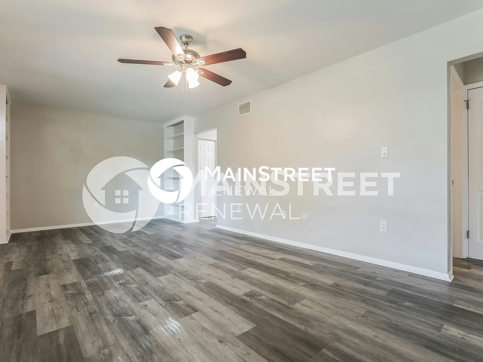 250 N Shade Ave — Photo 3