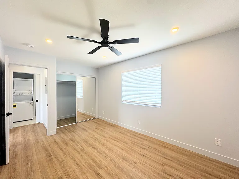 1921 Colonia Pl — Photo 9