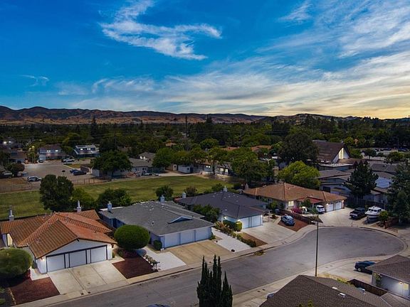 3rd image of 1651-1653 Merriton Dr