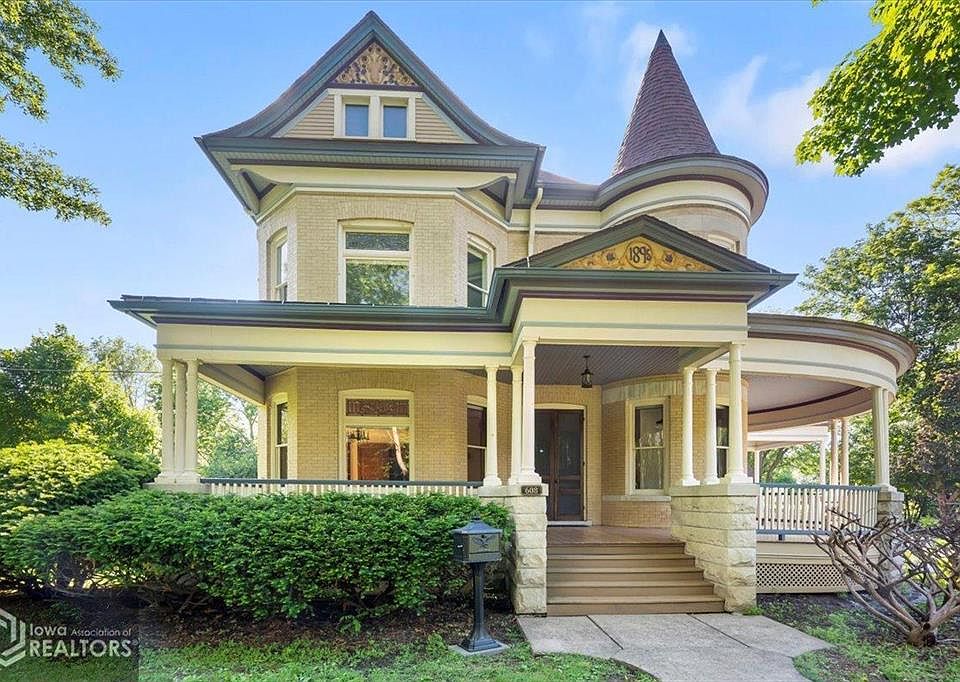 608 S Main St, Fairfield, IA 52556 Zillow