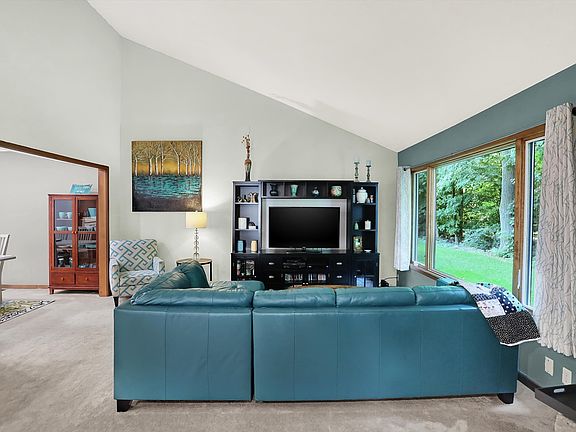 4th image of 313 Sandbrook Dr