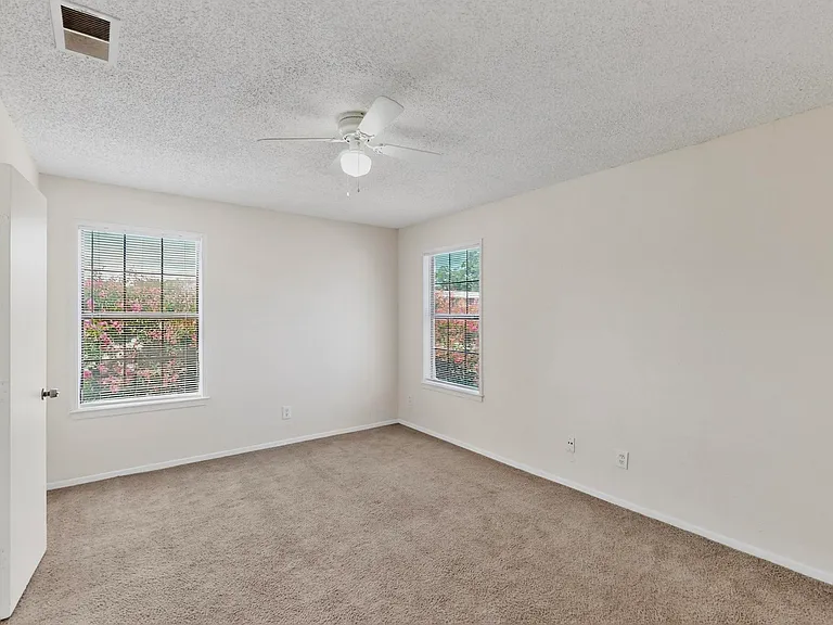 5322 Columbia Ave — Photo 15