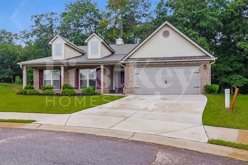 4 bed, 2.5 bath, 2194 sqft, $2,450 — Photo 2