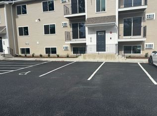 663 Metacom Ave #1, Warren, RI 02885
