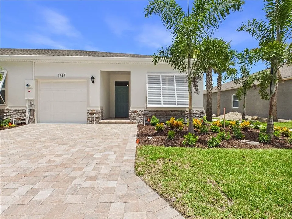 8920 Orchid Reserve Cir