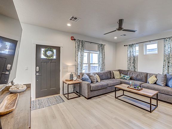 3rd image of 1236 E Villa Way