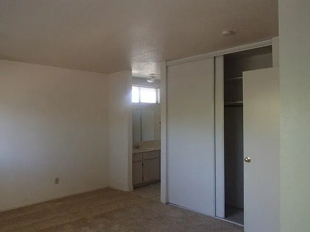 2109 California Dr — Photo 12