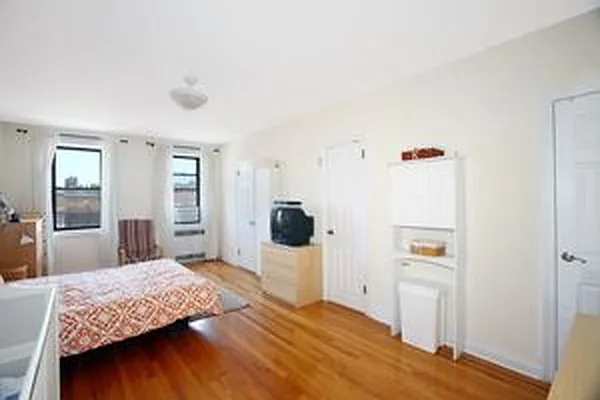 Sold by Douglas Elliman | media 18