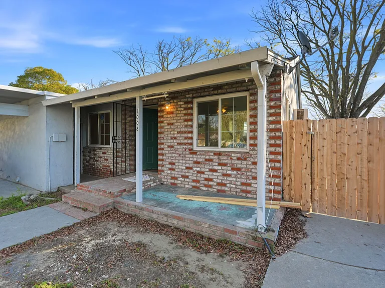 1008 Gemini Ct #2 — Photo 27