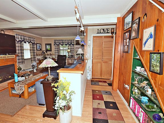 5th image of 48 Barnyard Lane