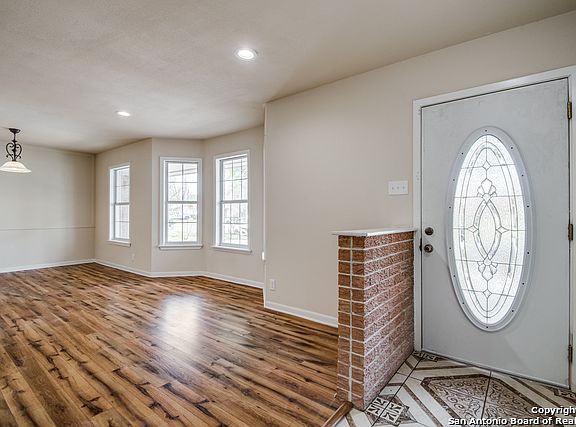 4th image of 4618 Lavender Ln