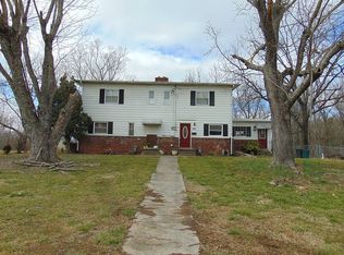 384 W Outer Dr, Oak Ridge, TN 37830