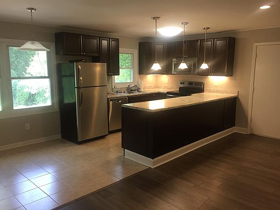 5th image of 718 E Maple Ave APT L