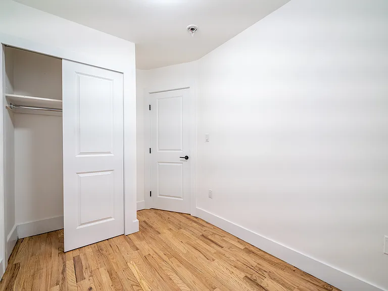 163 3rd St #7 — Photo 8