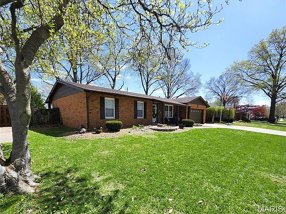 2nd image of 3232 Erin Dr
