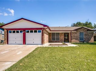 2109 Green Apple Ln, Arlington, TX 76014