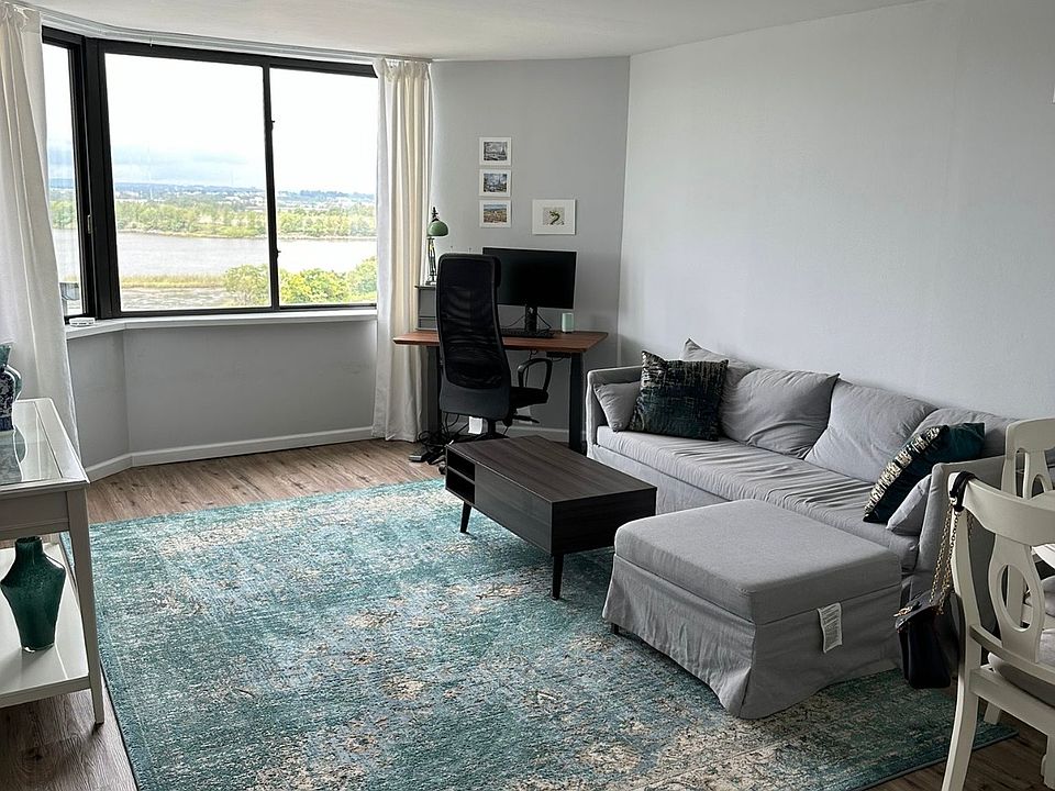 1st image of 640 Harmon Cove Tower #640