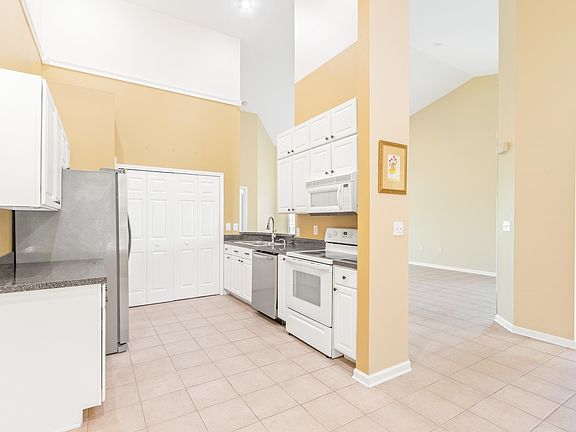 5th image of 1413 Carnoustie Ct