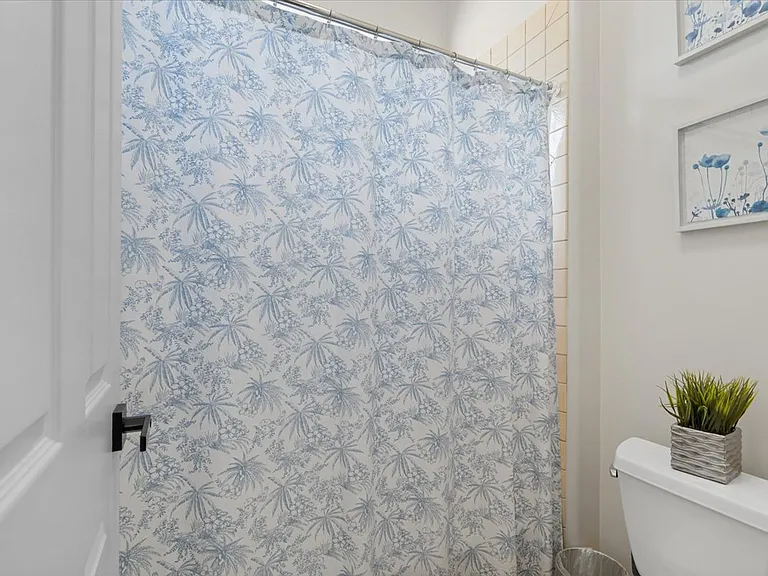 4926 N Valley Gln — Photo 37