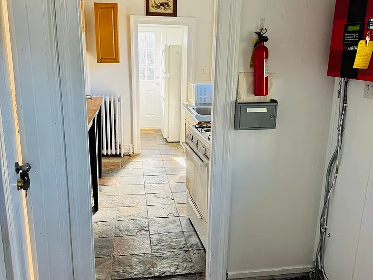 51 Mine St — Photo 3
