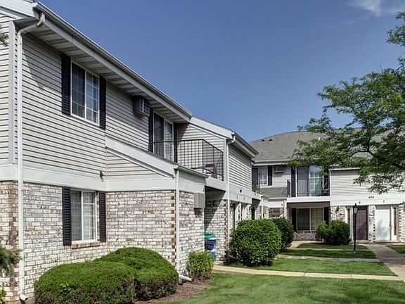 3rd image of 604 Cherrywood Ct #4