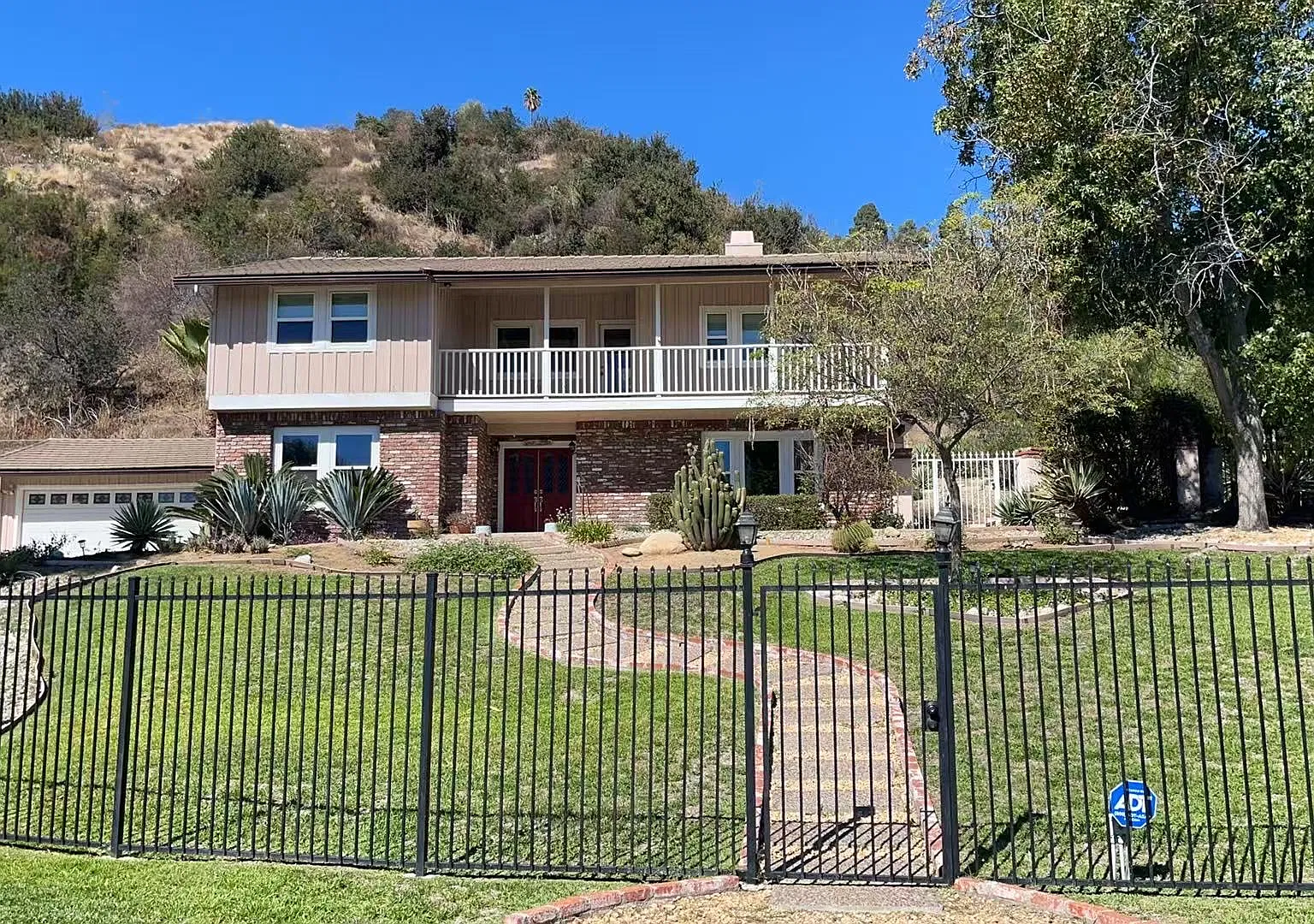 4 bed, 3135 sqft, $6,800 — Photo 2