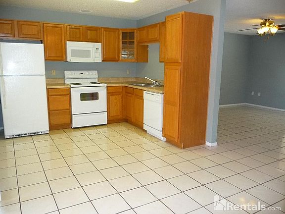 3rd image of 1005 Coolwood Pl