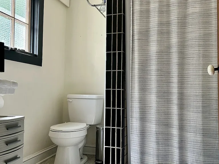 200 E Braxton Foushee St — Photo 3