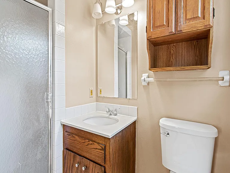 3225 Lanewood Ln N — Photo 23