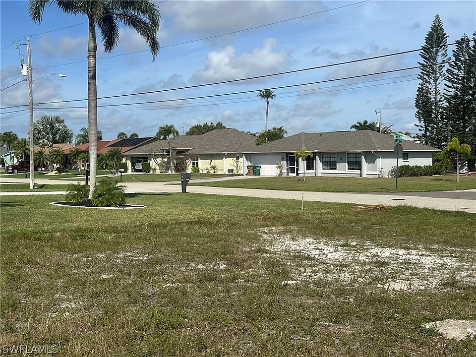 2nd image of 300 SE 20th St