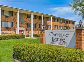 Carriage House (Albion 64 LLC), 2 br / 1.0 ba, $975