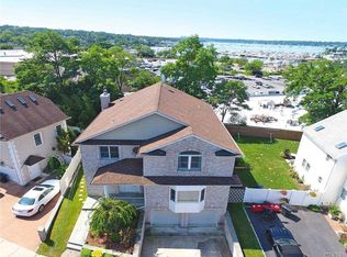 12 Pleasant Ave, Port Washington, NY 11050