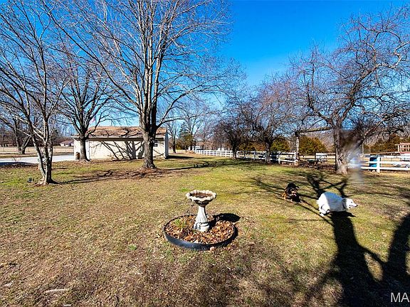 4th image of 1864 N Bend Rd