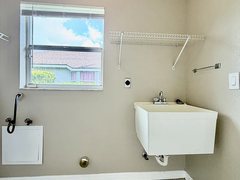 3415 Silver Meadow Way — Photo 54