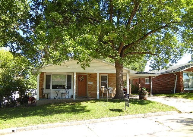 1st image of 409 Donna Bella Pl