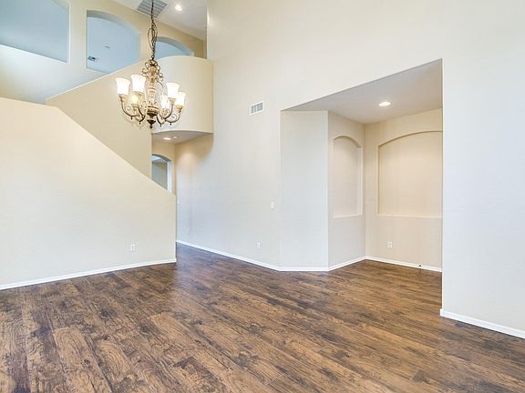 4th image of 15931 W Tohono Dr