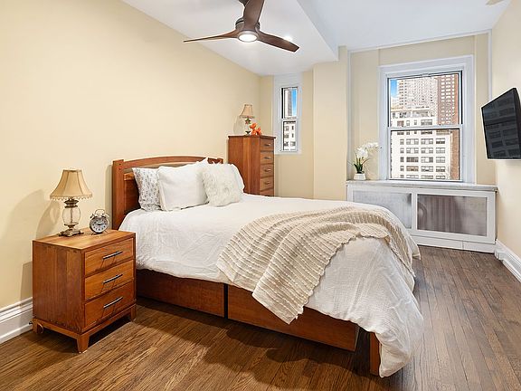 3rd image of 10 Mitchell Pl APT 10C