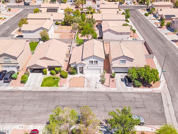 4th image of 718 Peach Coral St