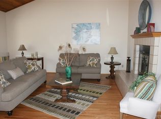 8543 Circle R Valley Ln, Escondido, CA 92026