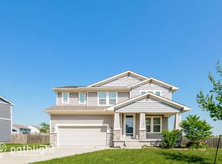 1529 Fairfax Rd, Lees Summit, MO 64083