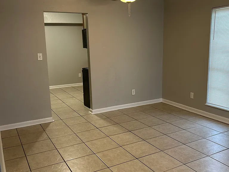7060 Boston Dr — Photo 1