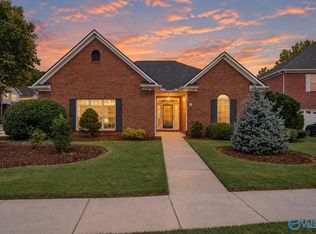 106 Lancaster Ct SW, Huntsville, AL 35824
