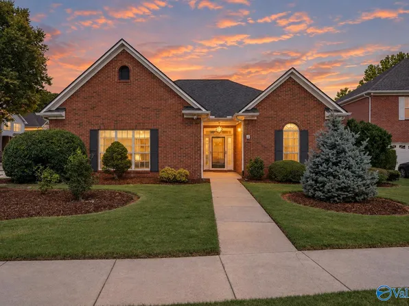 106 Lancaster Ct SW, Huntsville, AL 35824