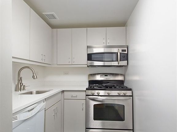 4th image of 43 W 61st St APT 14C