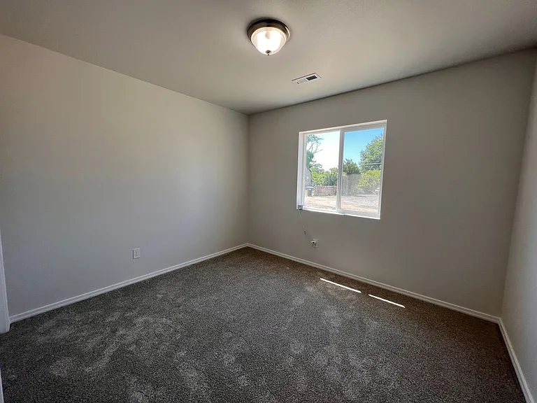1416 S Madison St — Photo 14