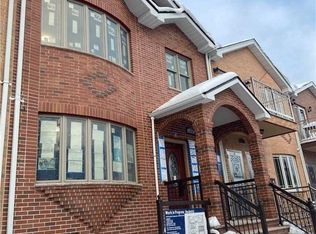 14607 56th Rd, Flushing, NY 11355