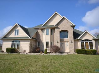 6001 E Cobblestones Ln, Sylvania, OH 43560