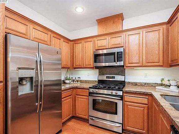 3rd image of 3325 Dublin Blvd
