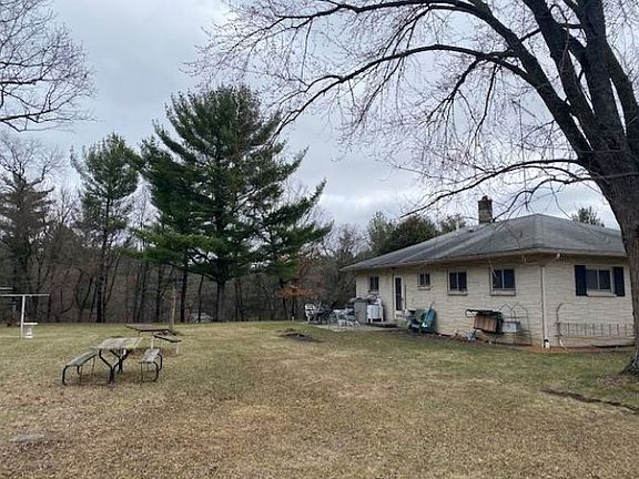 2nd image of E10368 Xanadu Rd