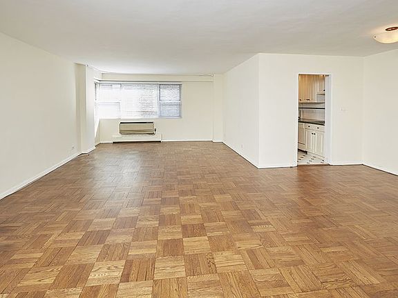 2nd image of 486 Avenue Of The Americas #3H